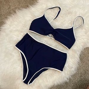 Aerie Women’s Dark Blue with White detail Bikini. Size Large NWOT.